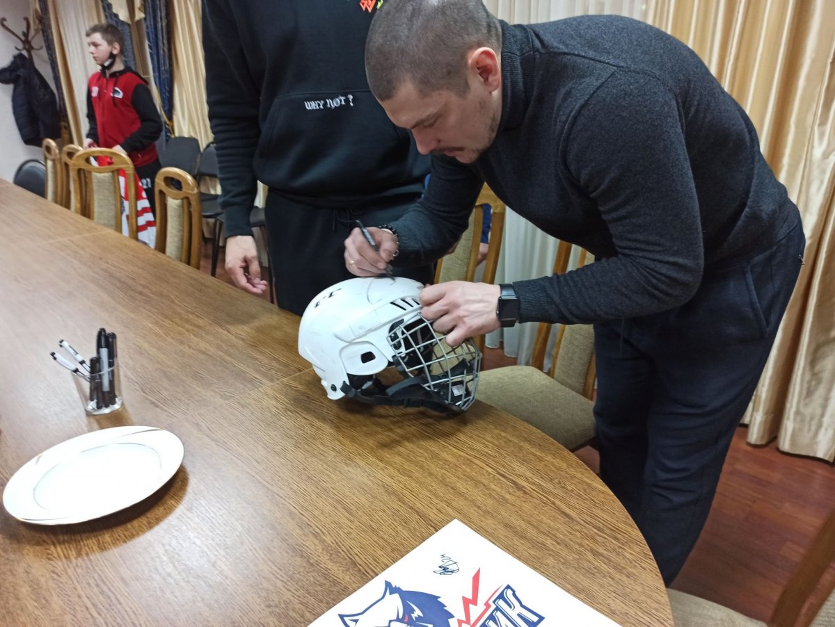 Хоккеиста Тимура Файзутдинова