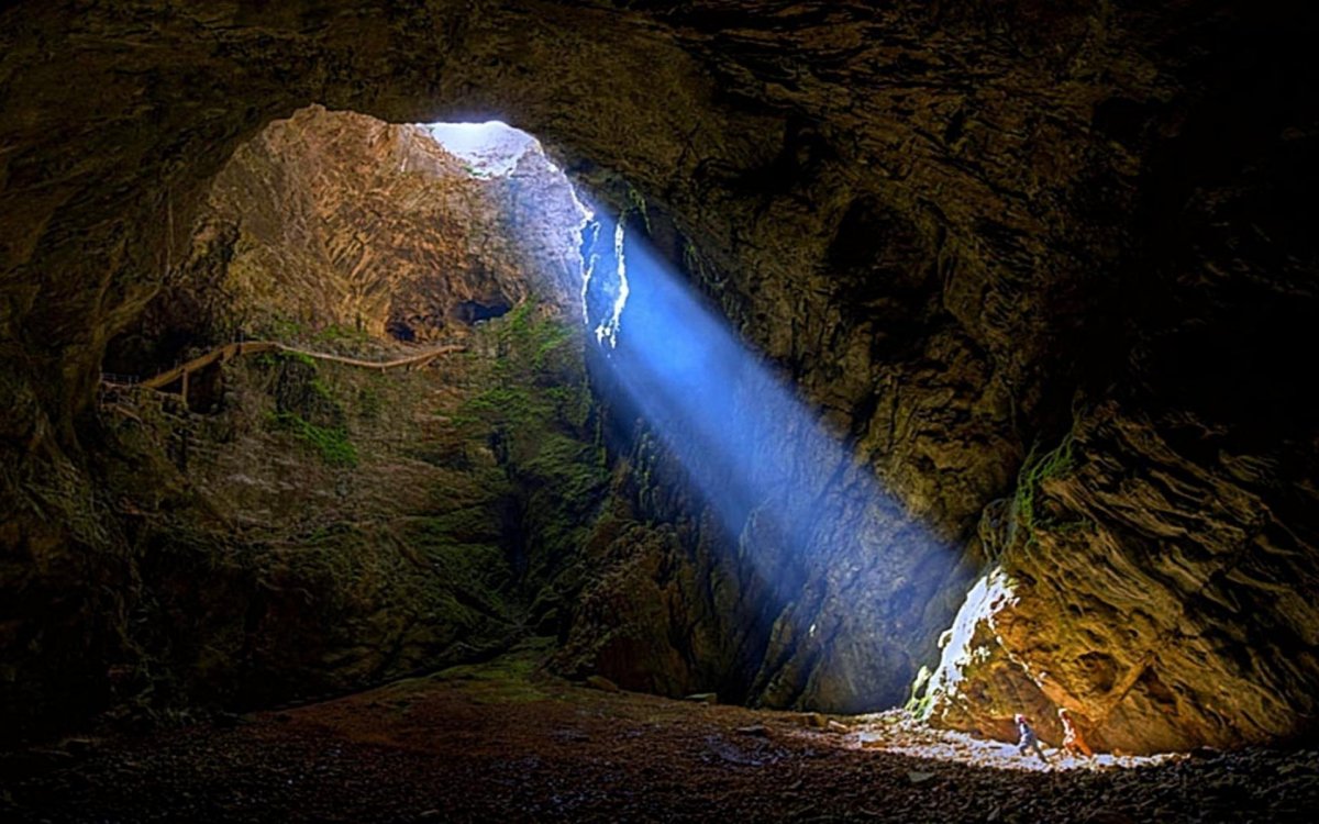 Гора Эббот пещера