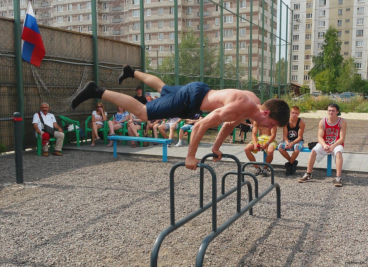 Занятия на спортивной площадке