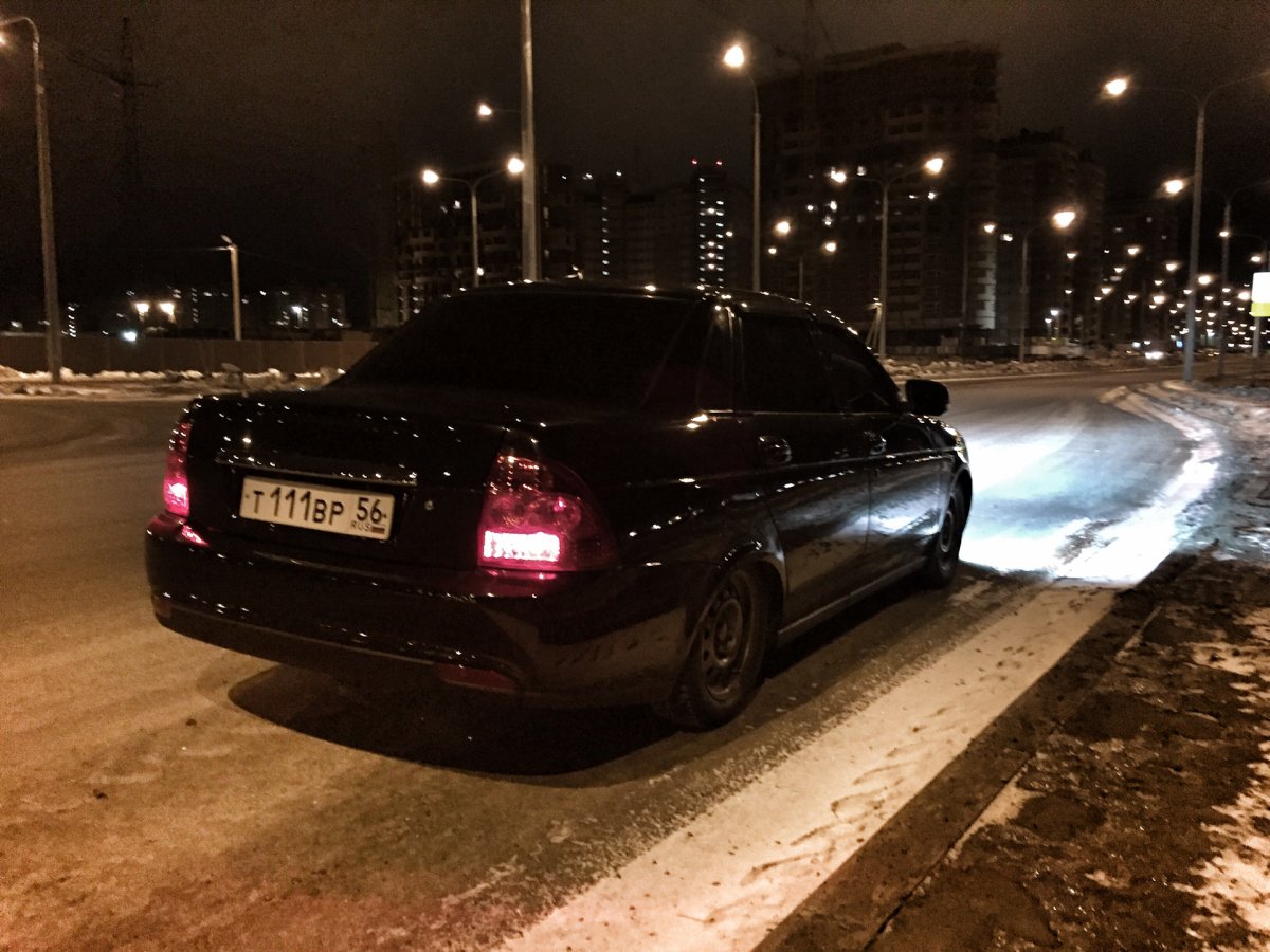 Черная Приора седан опер