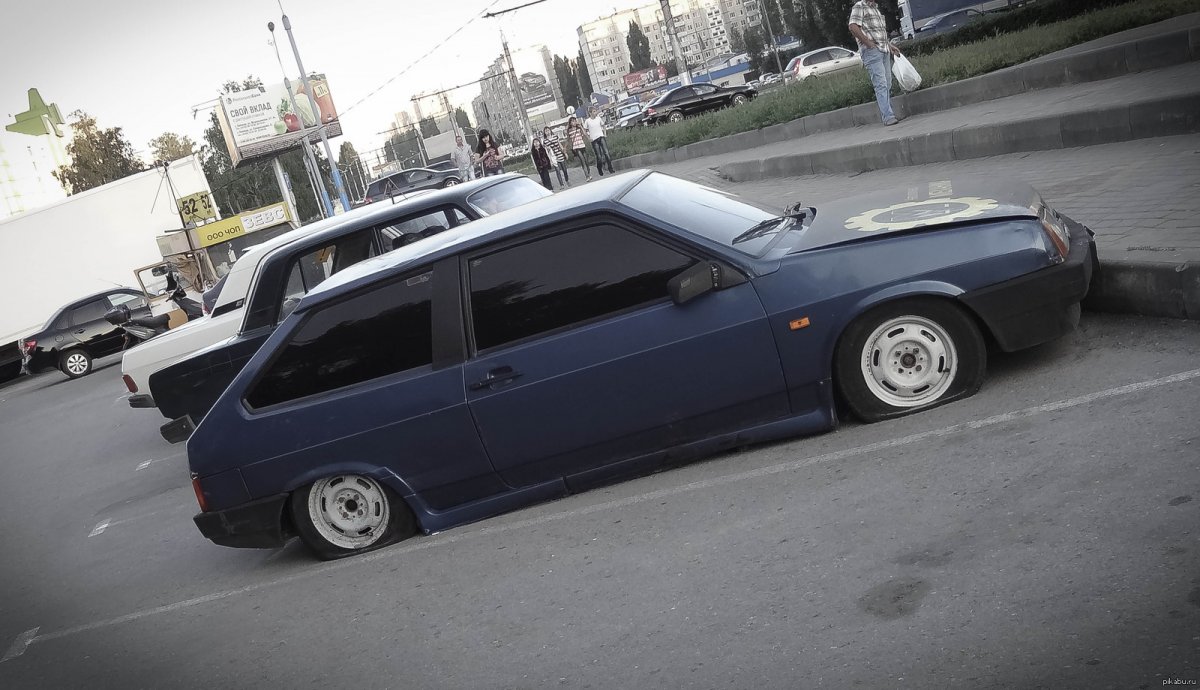 Приора белая седан пневма