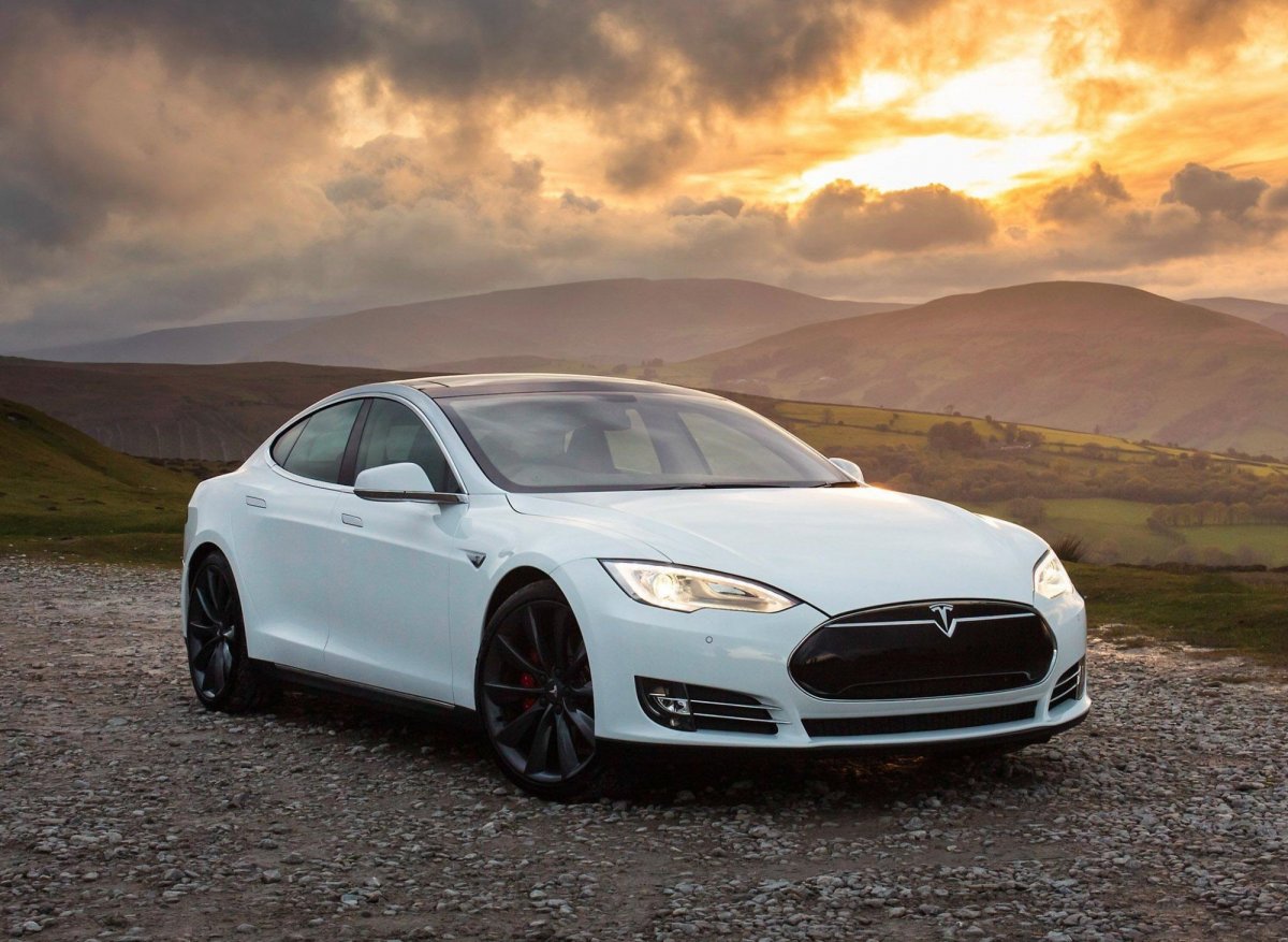 Электромобиль Tesla