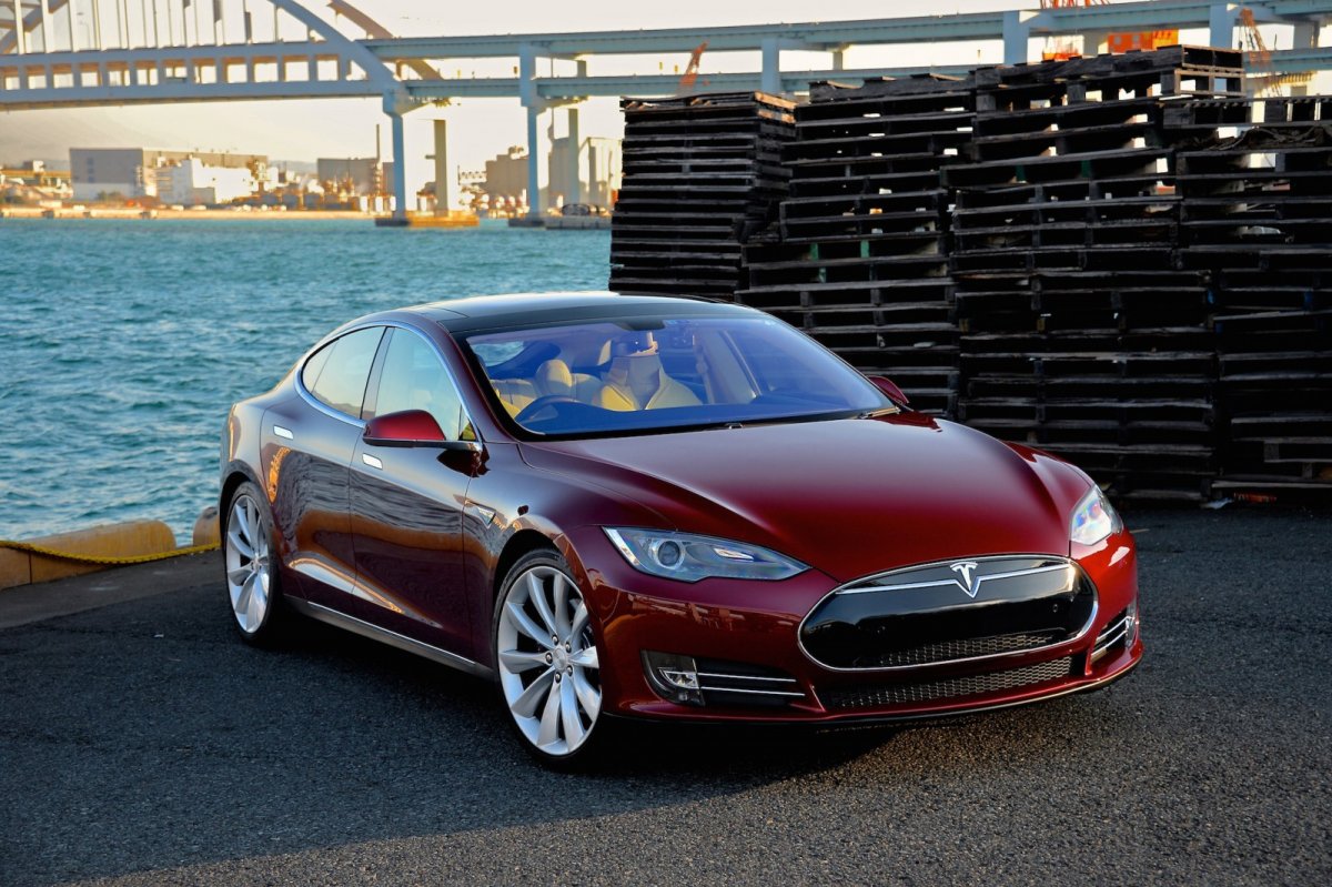 Тесла model s
