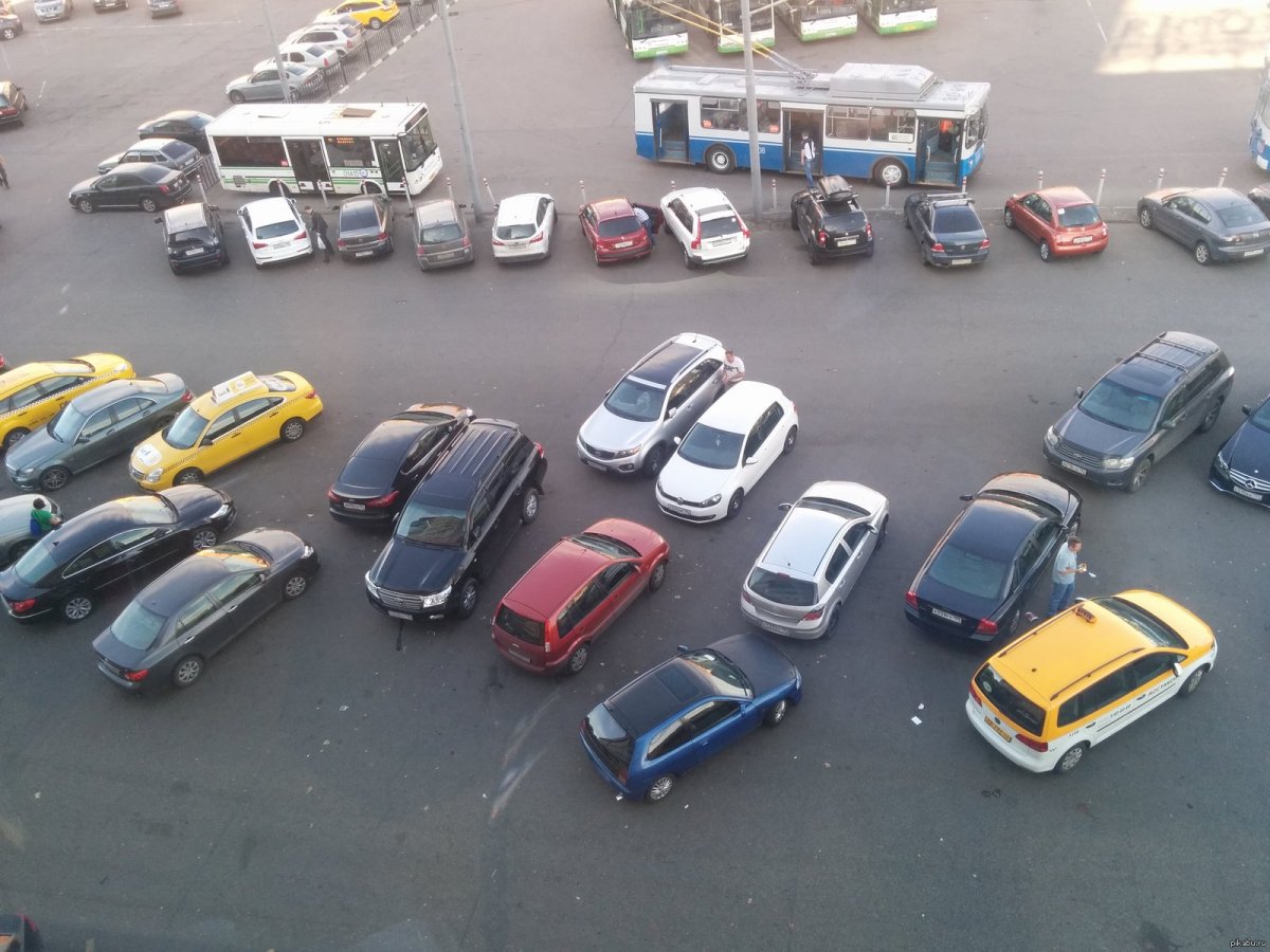 Стоянка автомашин