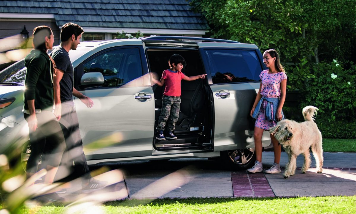 Toyota Sienna год выпуска: 2015