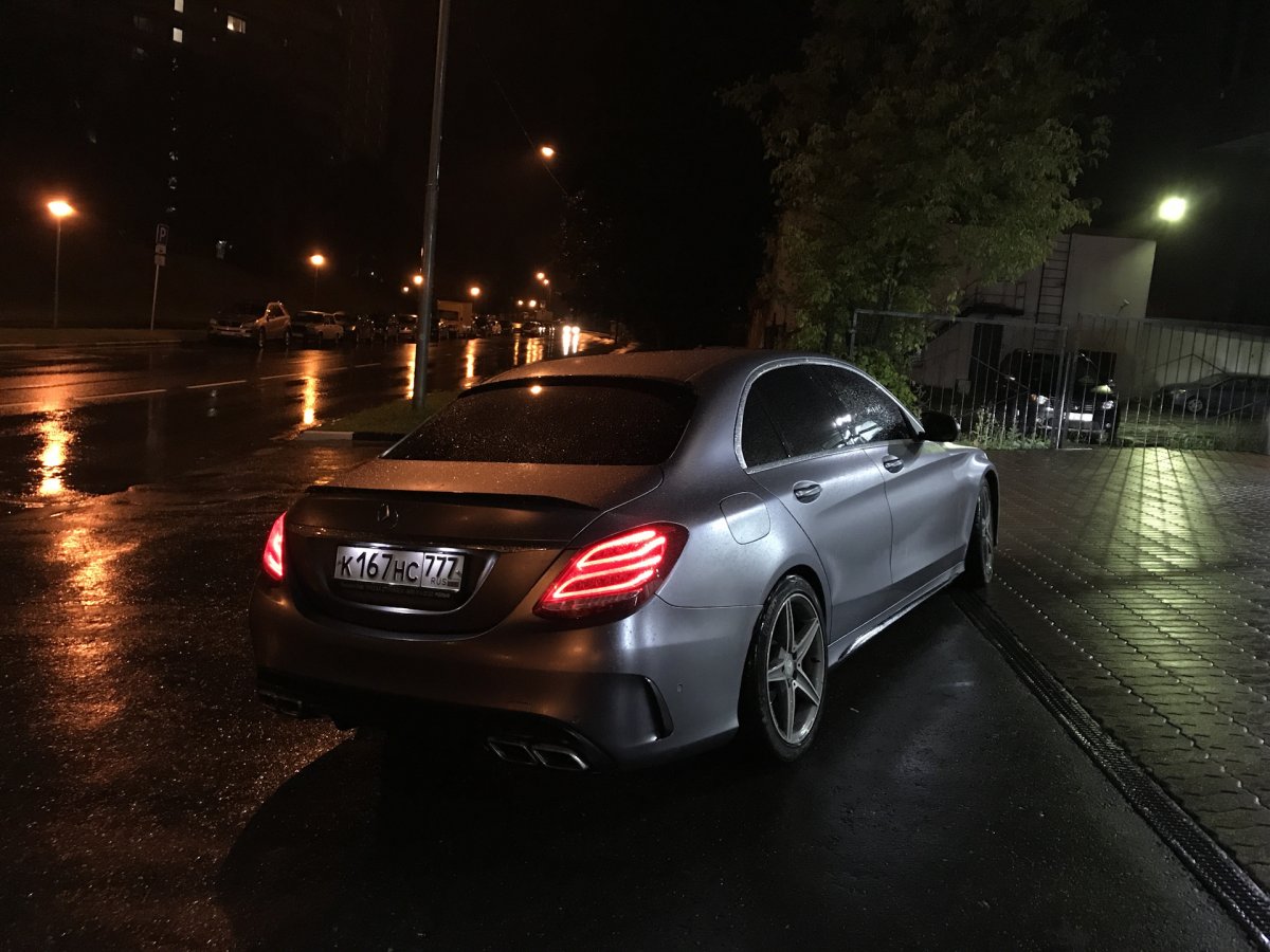 Mercedes w205 ночью