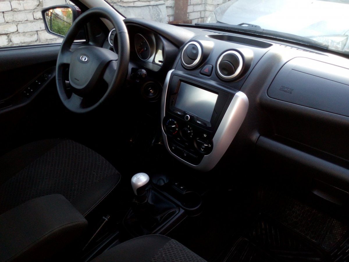 Lada Granta 2012 салон