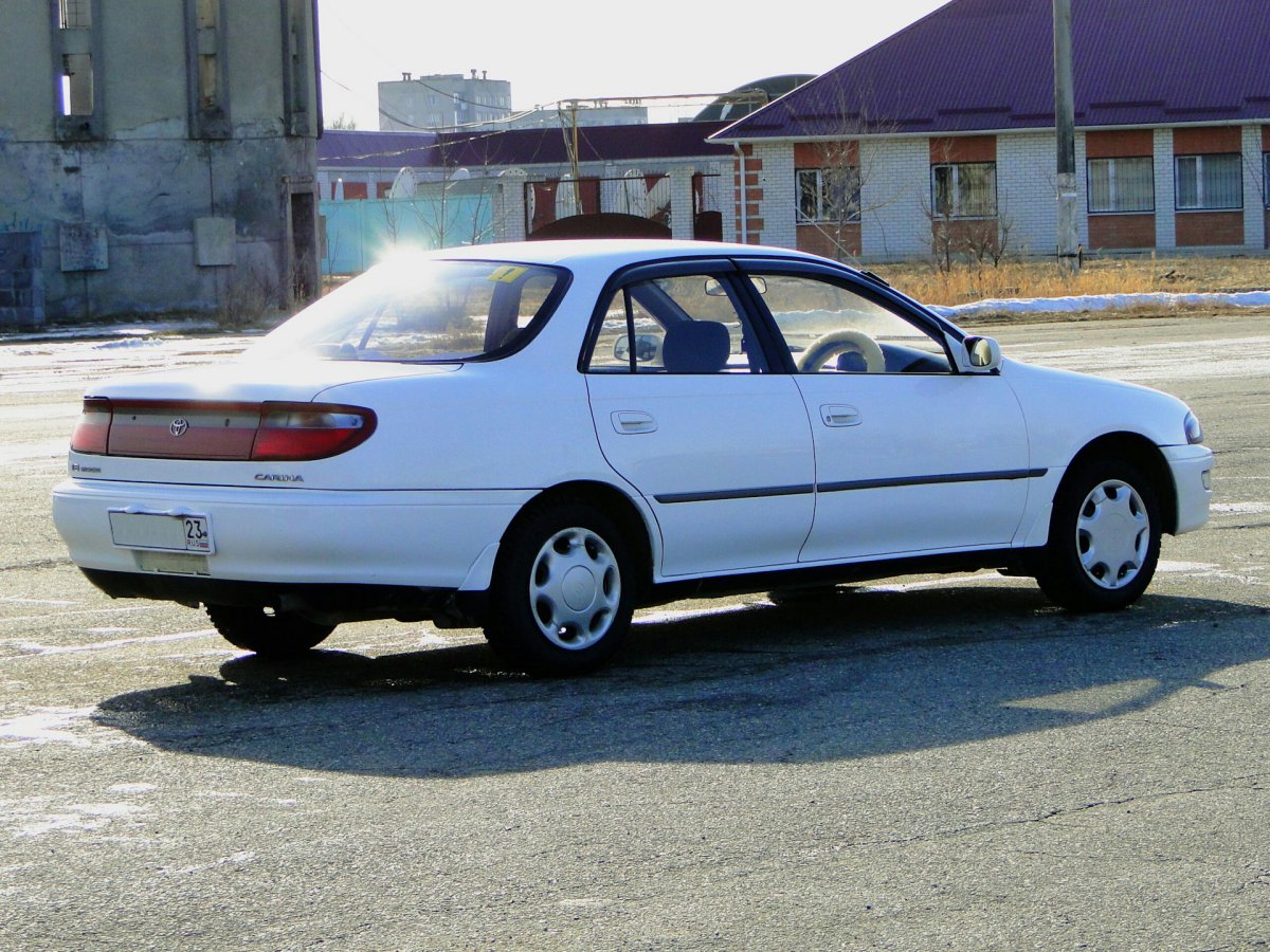 Toyota Carina 1995 год