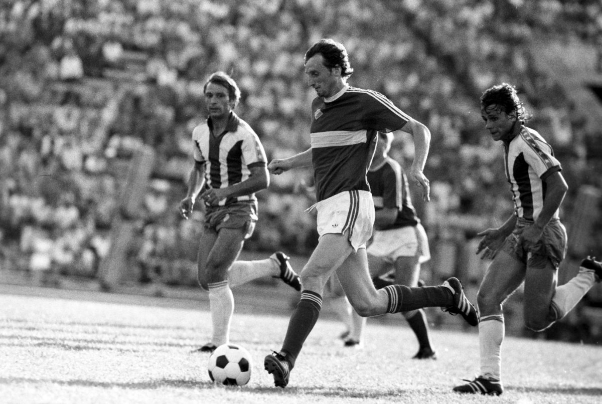 Футболист ю.в. Гаврилов