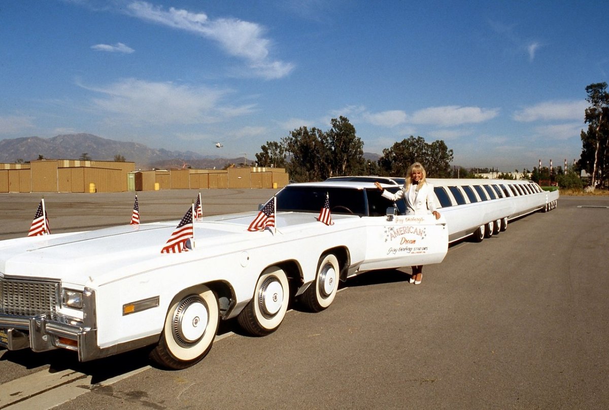 Самый длинный автомобиль в мире седан