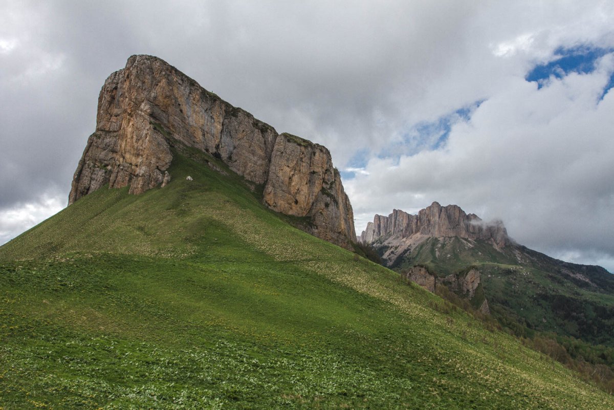 Кавказ гора Тхач