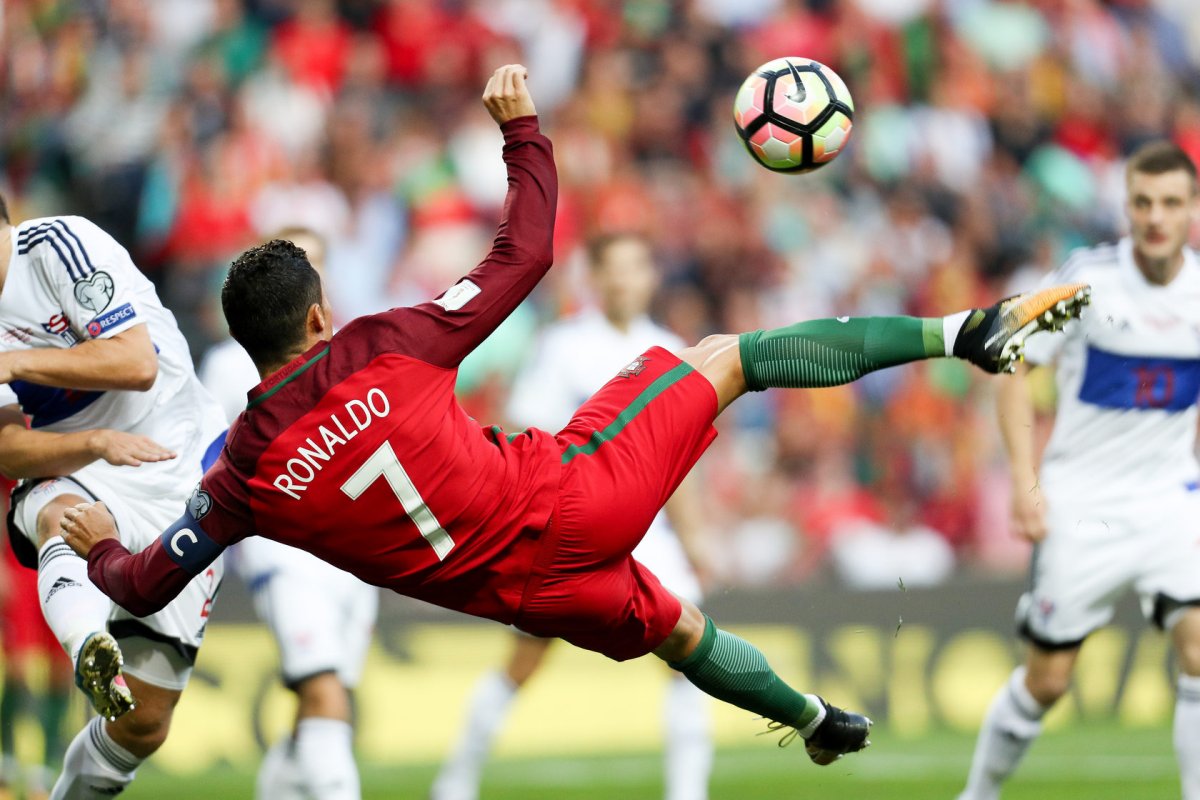 Cristiano Ronaldo через себя