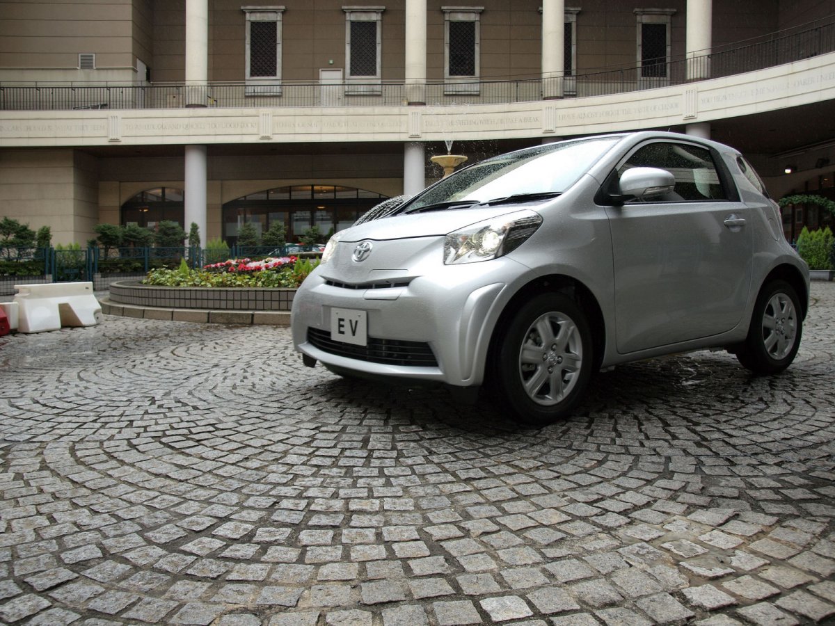 Toyota IQ 2