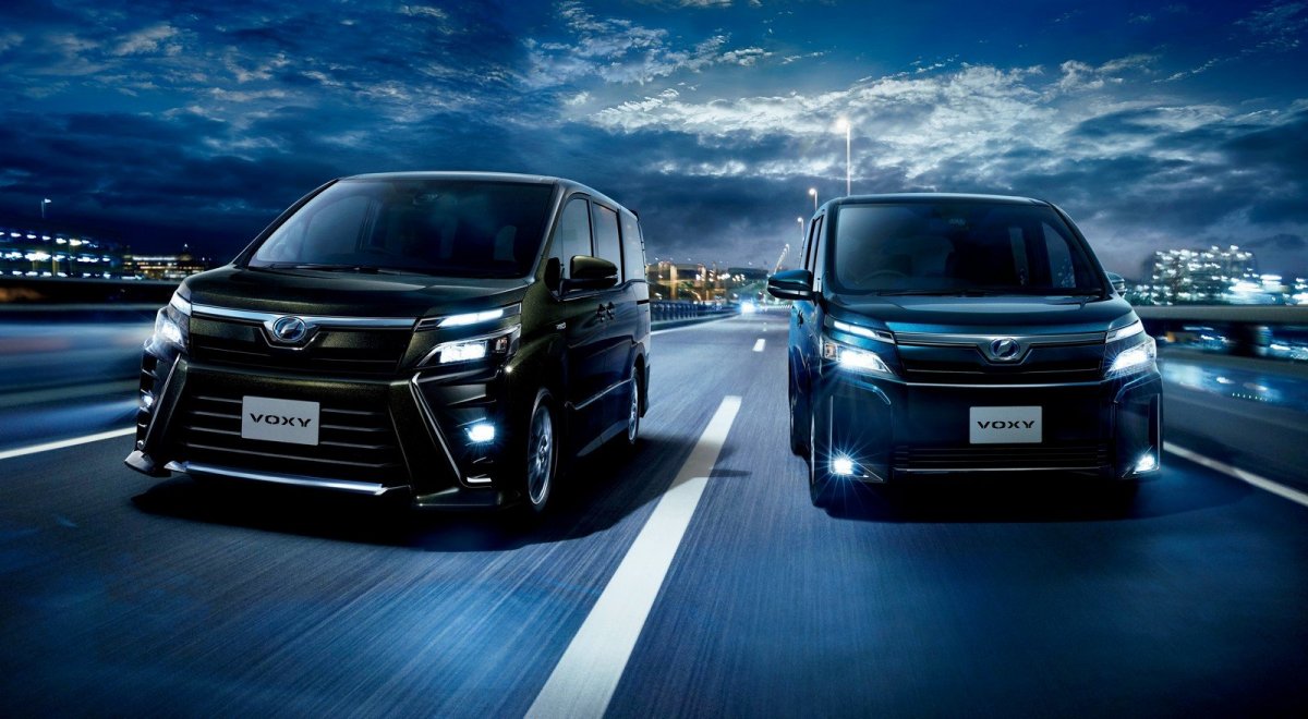 Toyota Voxy ZS