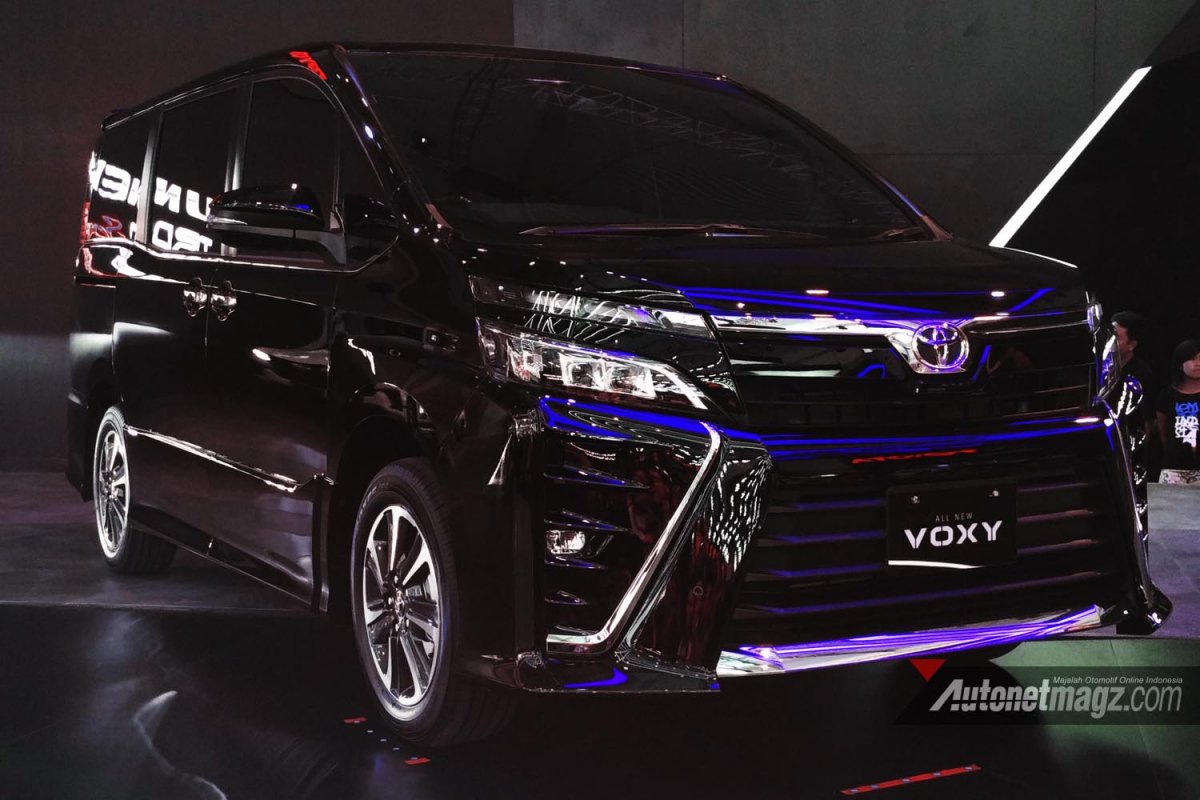 Toyota Voxy (Тойота Вокси)