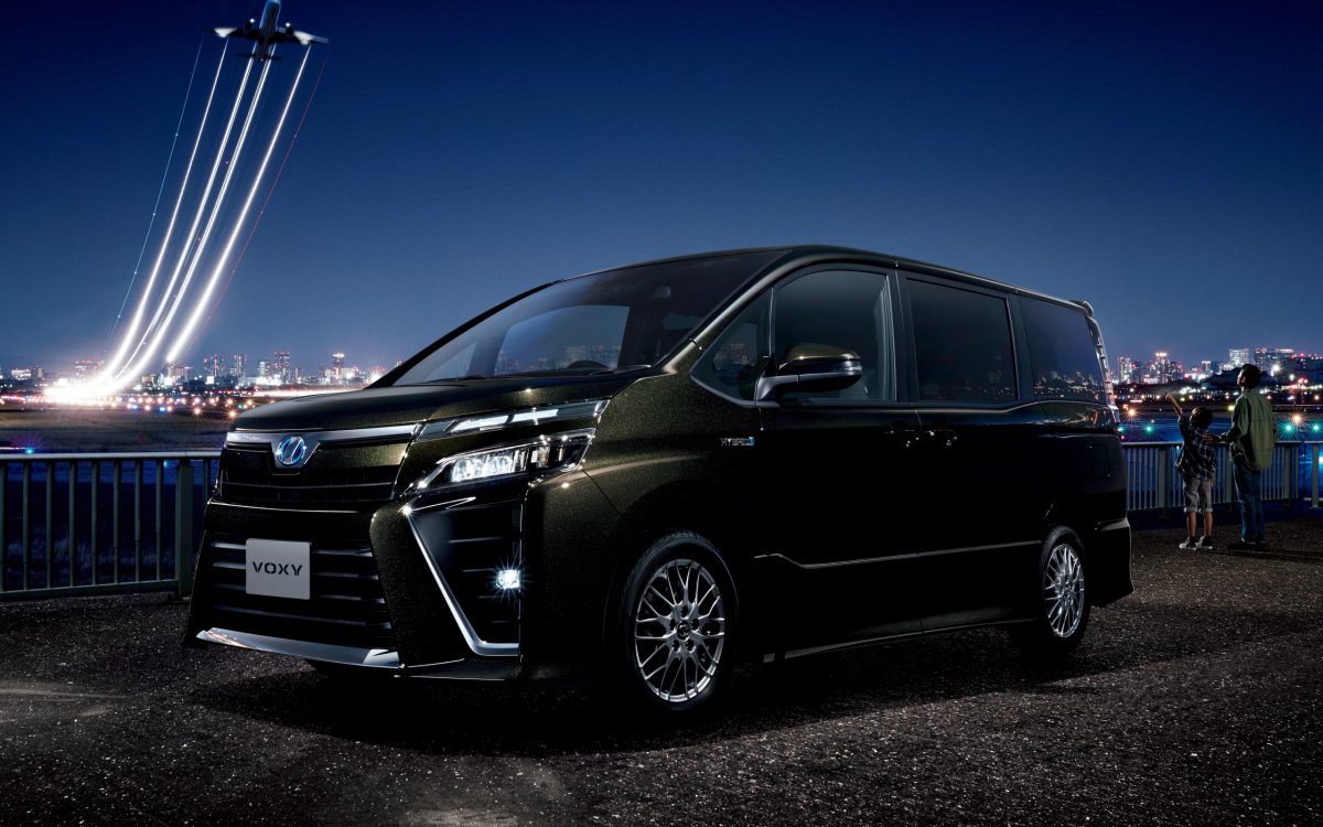 Toyota Voxy вин