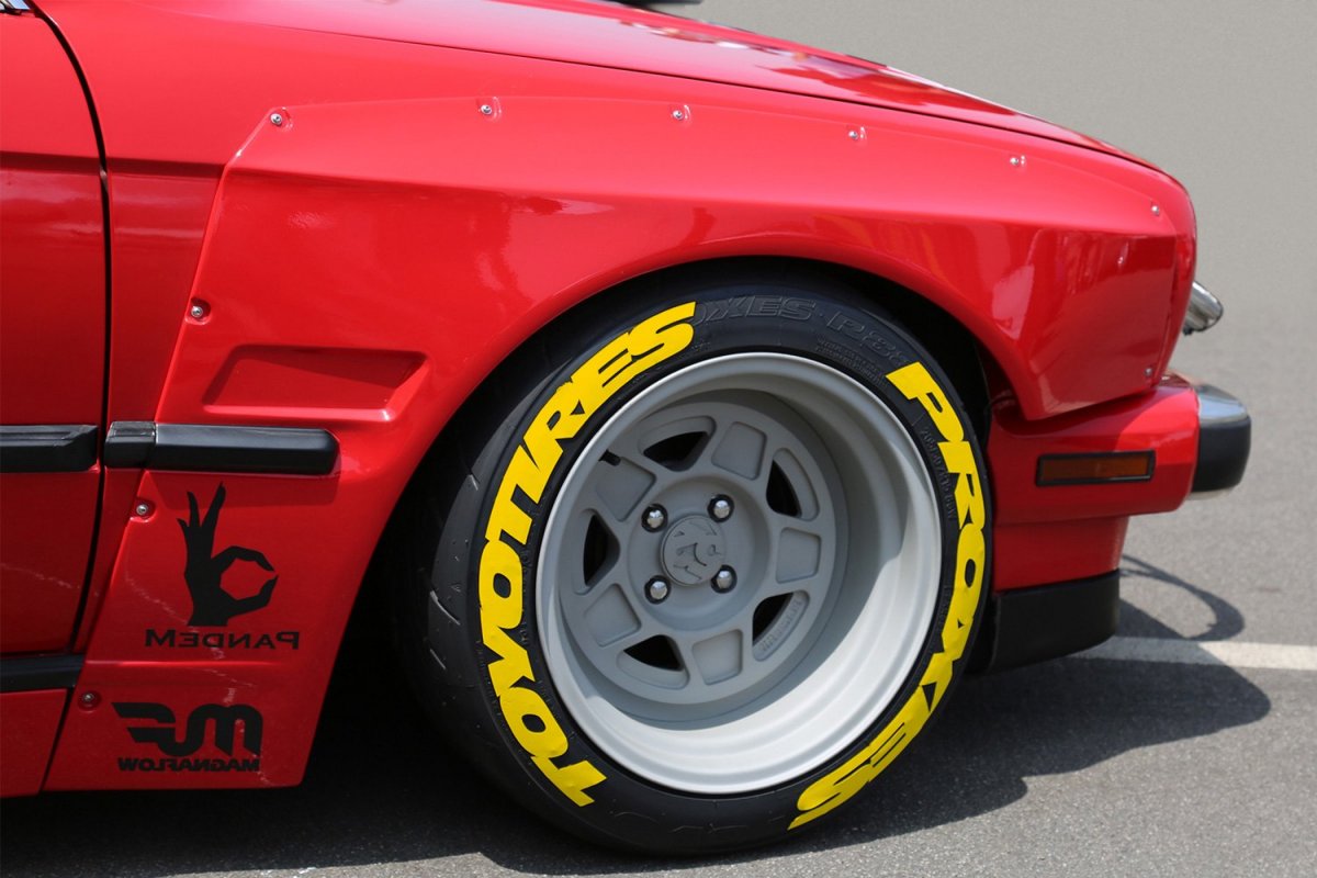 Toyo Tires Lettering