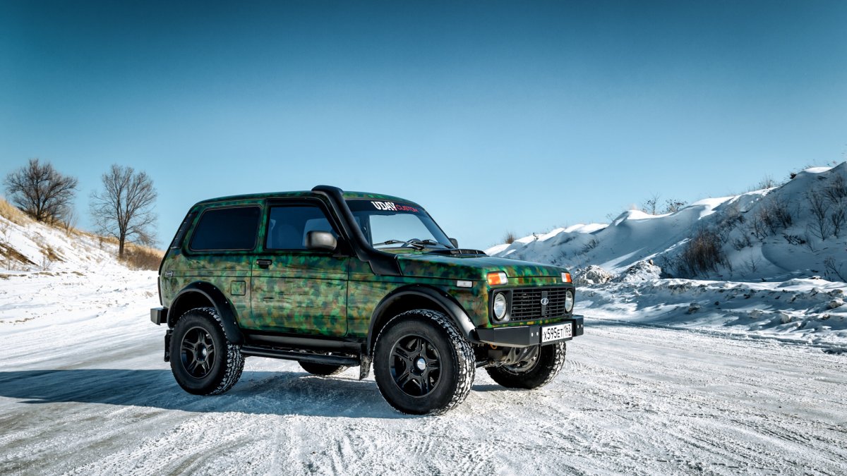 Niva 4x4 in Snow