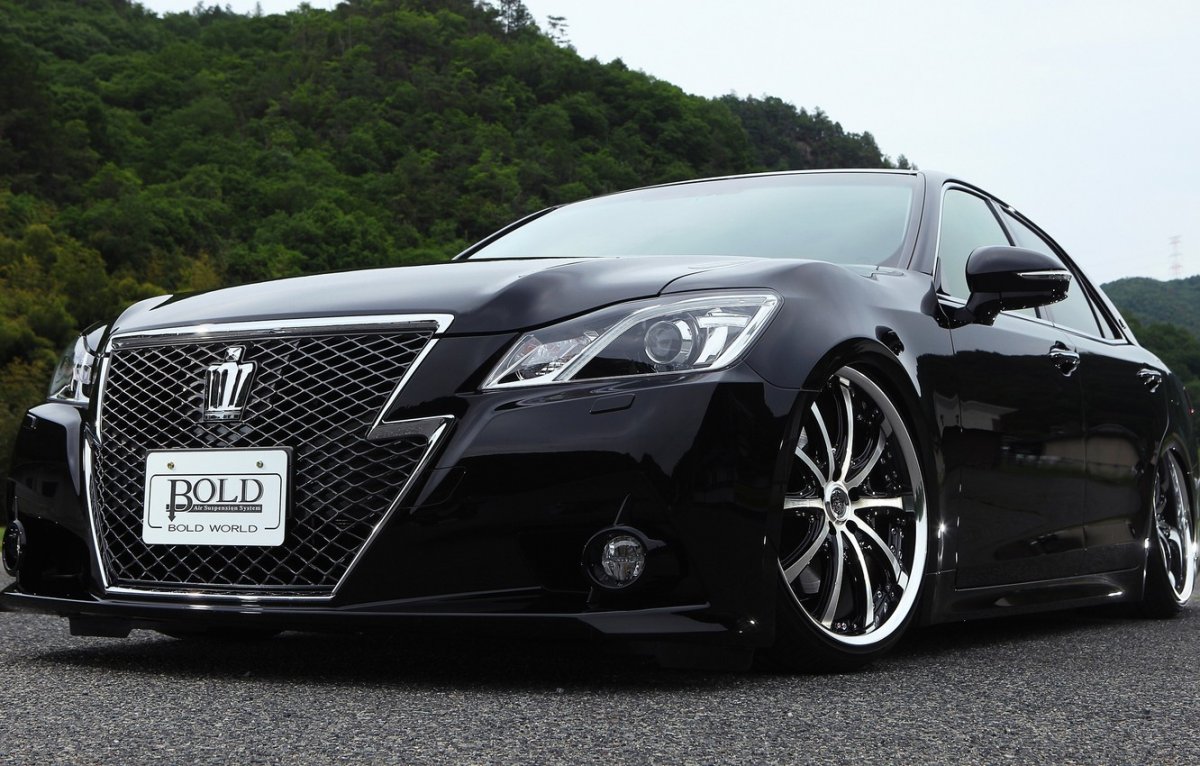 Toyota Crown 210 stance