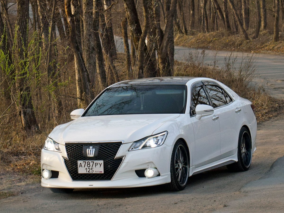 Toyota Crown 180 стенс