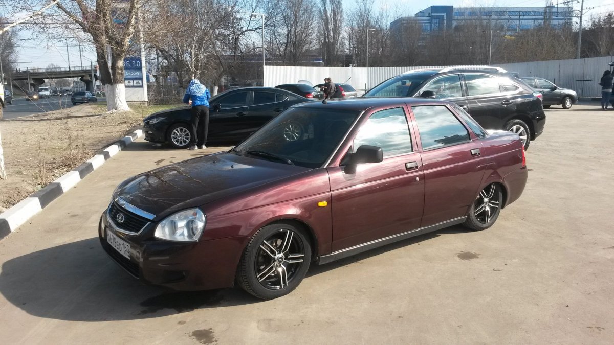 Лада Приора хэтчбек баклажан