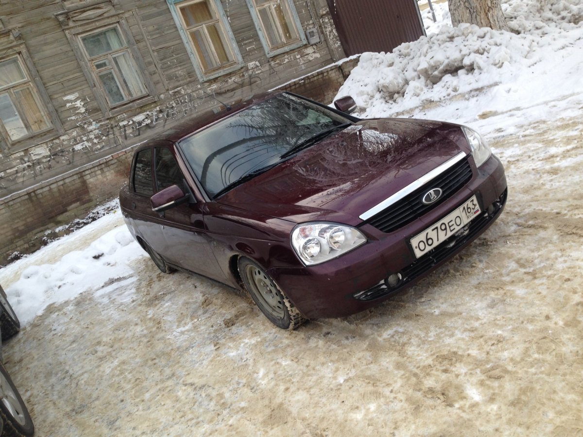 Лада Приора седан баклажан