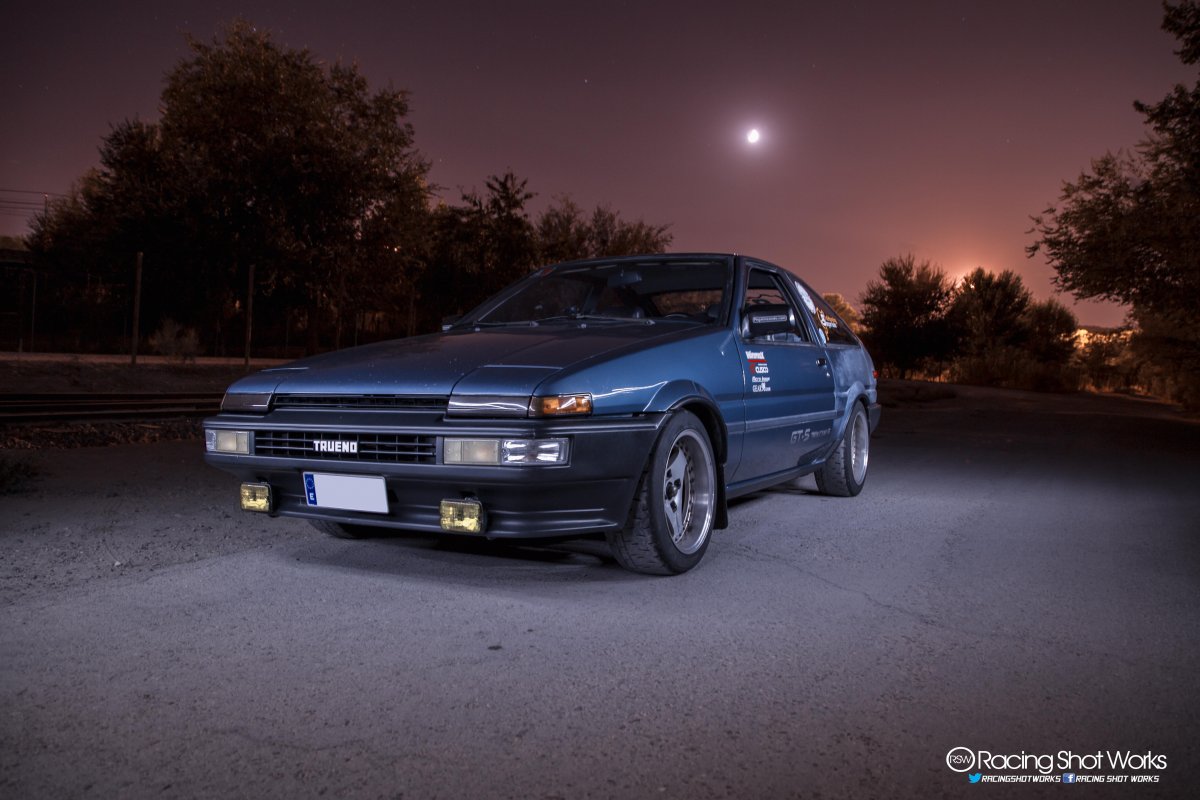 Тойота Corolla ae100