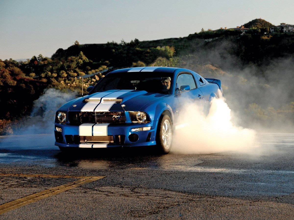 Ford Mustang Shelby бернаут