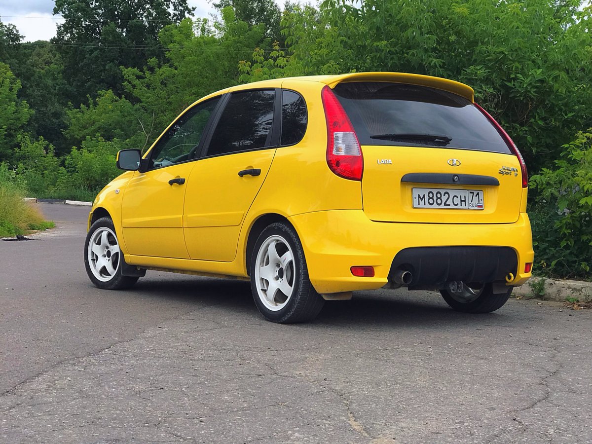 Lada Kalina Sport жёлтый