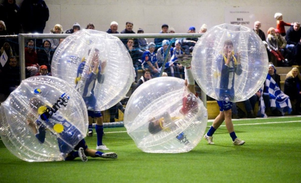 Футбол в пузырях