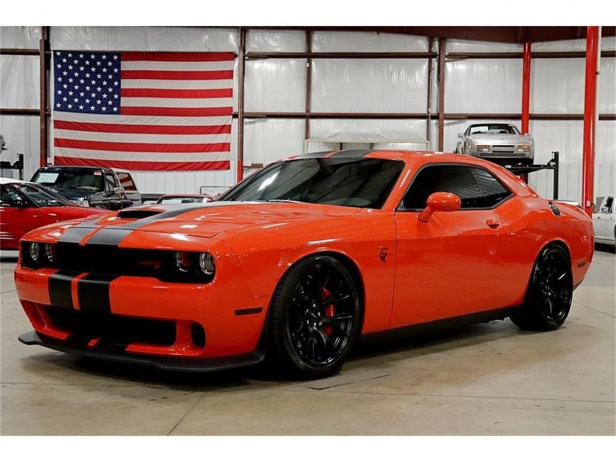 Dodge Challenger Hellcat оранжевый