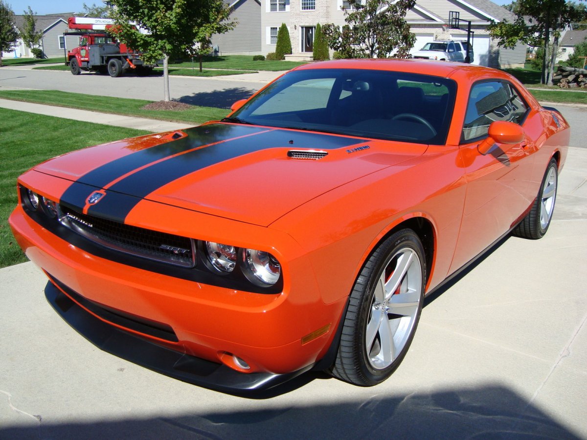 Dodge Challenger srt 2008