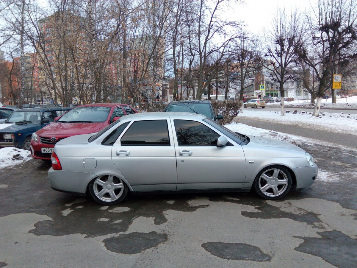 Приора седан черная пантера 16 торусы