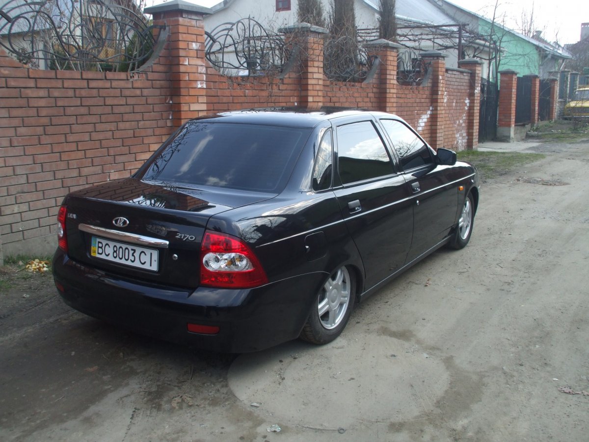 Приора седан Персей r17