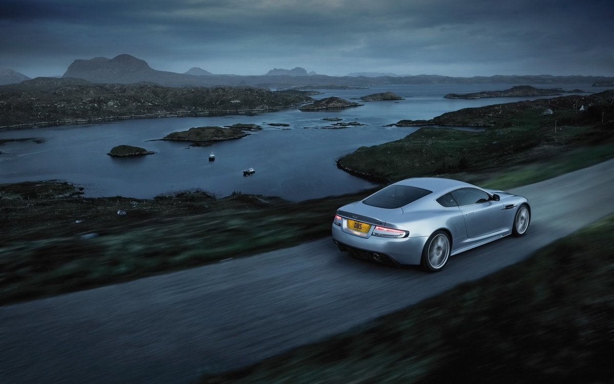 Aston Martin db11 Black