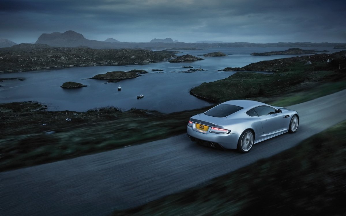 Aston Martin db11 Black