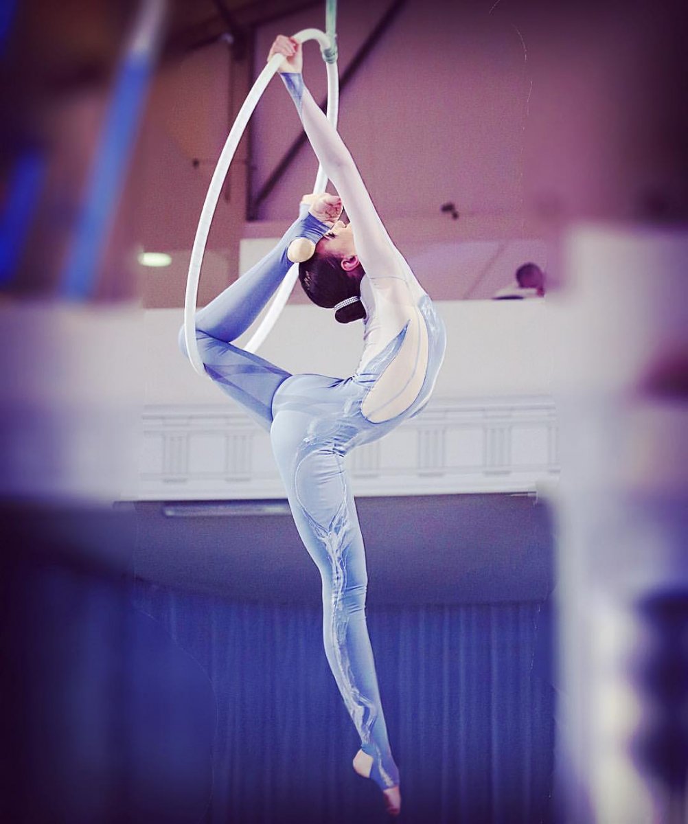 «Воздушная гимнастка на оригинальном аппарате» – Мария Андреева