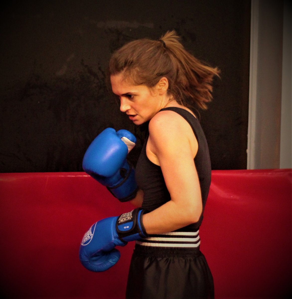 Рейчел боксерша