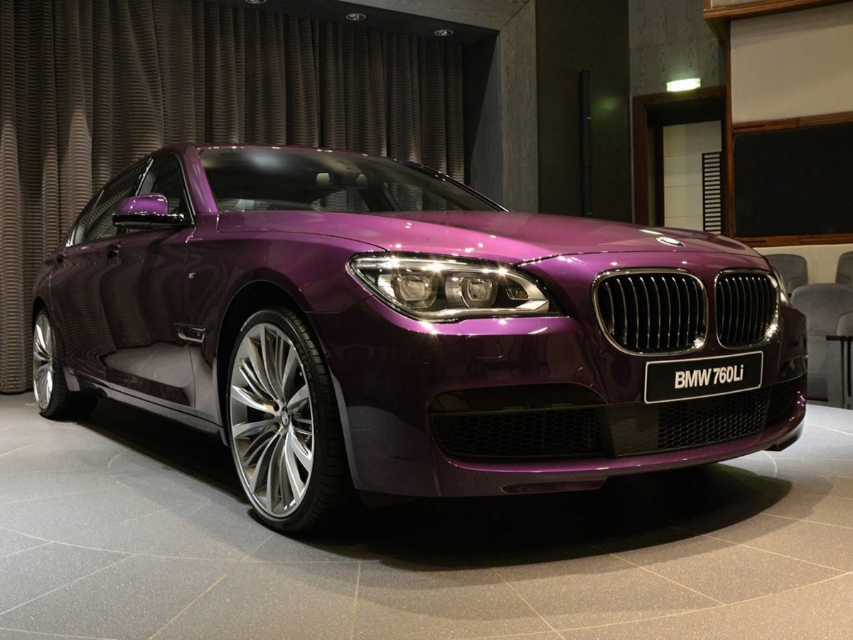 BMW 7 фиолетовая