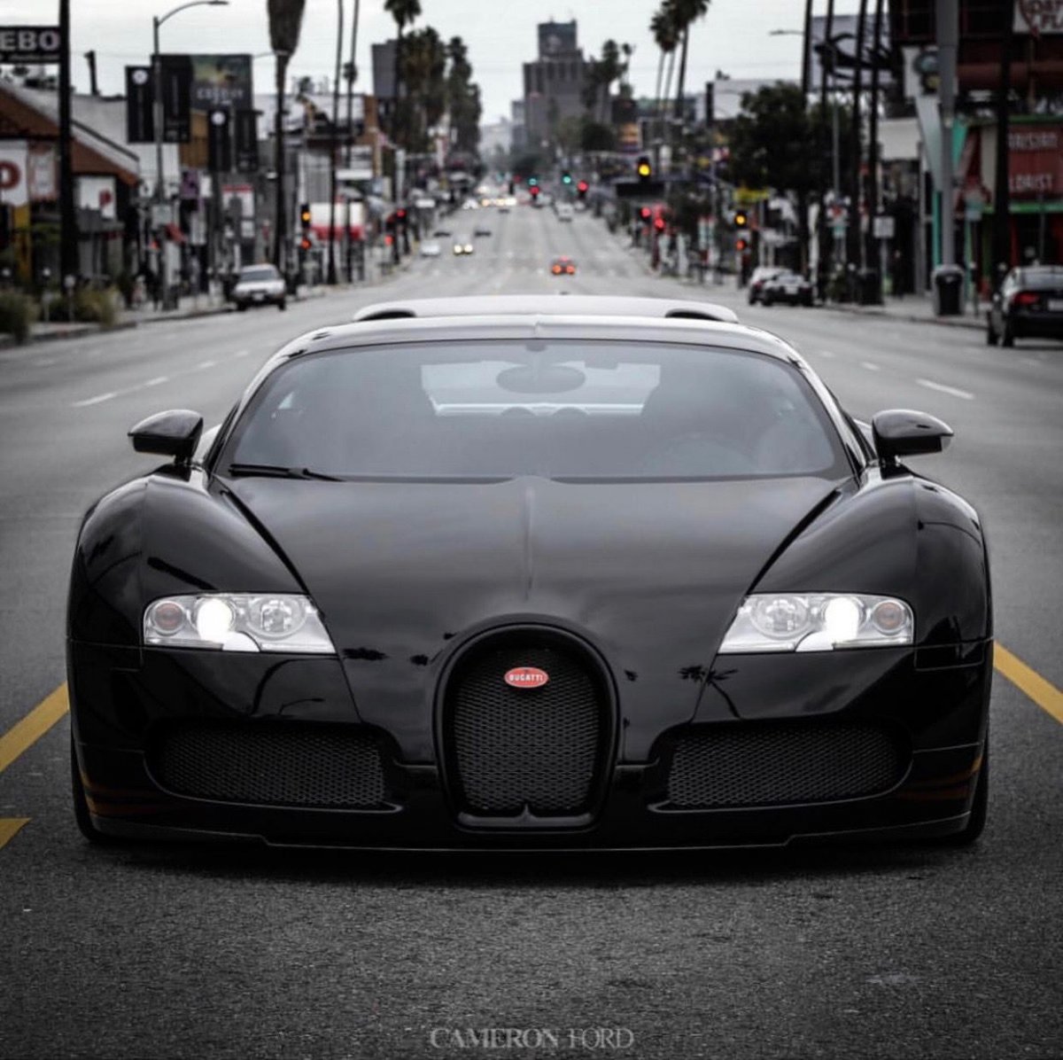 Bugatti Veyron черный