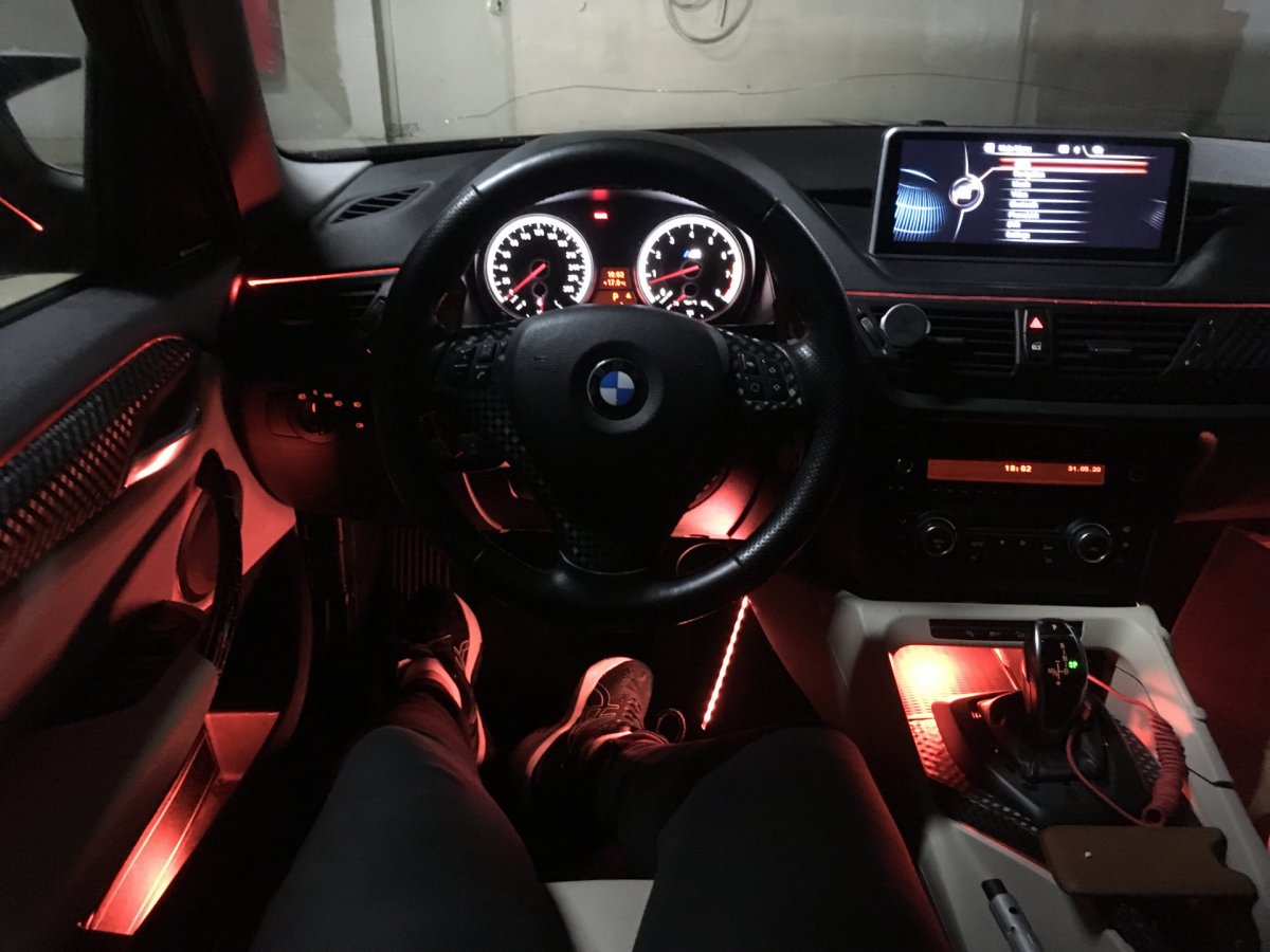 BMW x1 подсветка салона