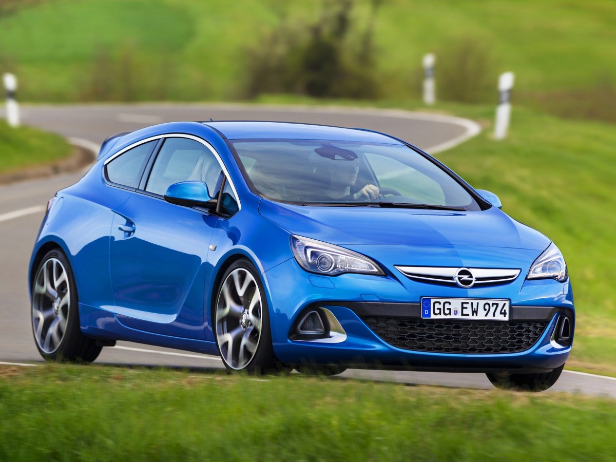 Opel Astra GTC 2011