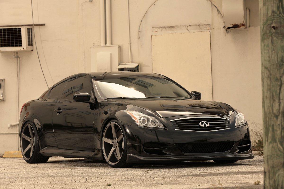 Черная Infiniti g37s