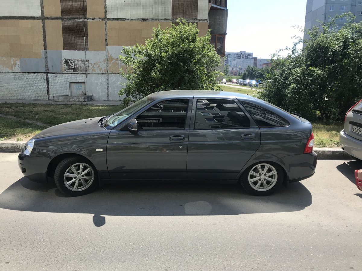 Приора хэтчбек КИК Аттика