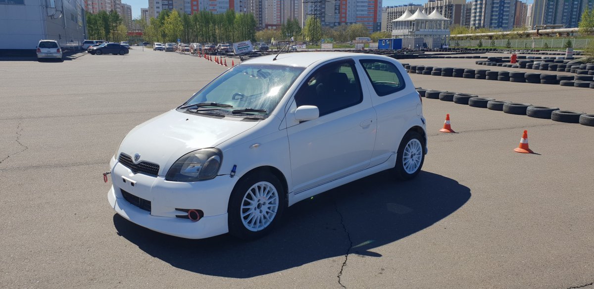 Тойота Витц RS 2001