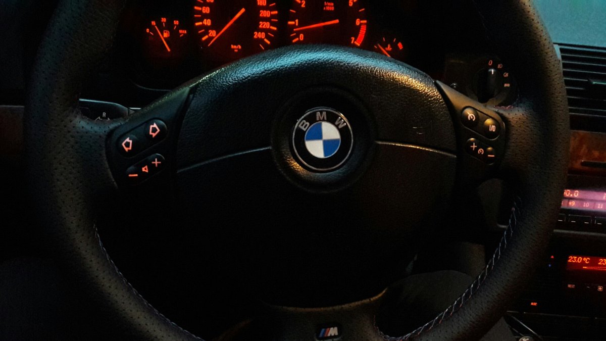 BMW m5 f90 салон ночью