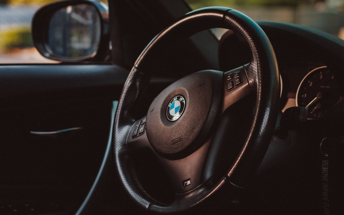 BMW 550i 2020 салон