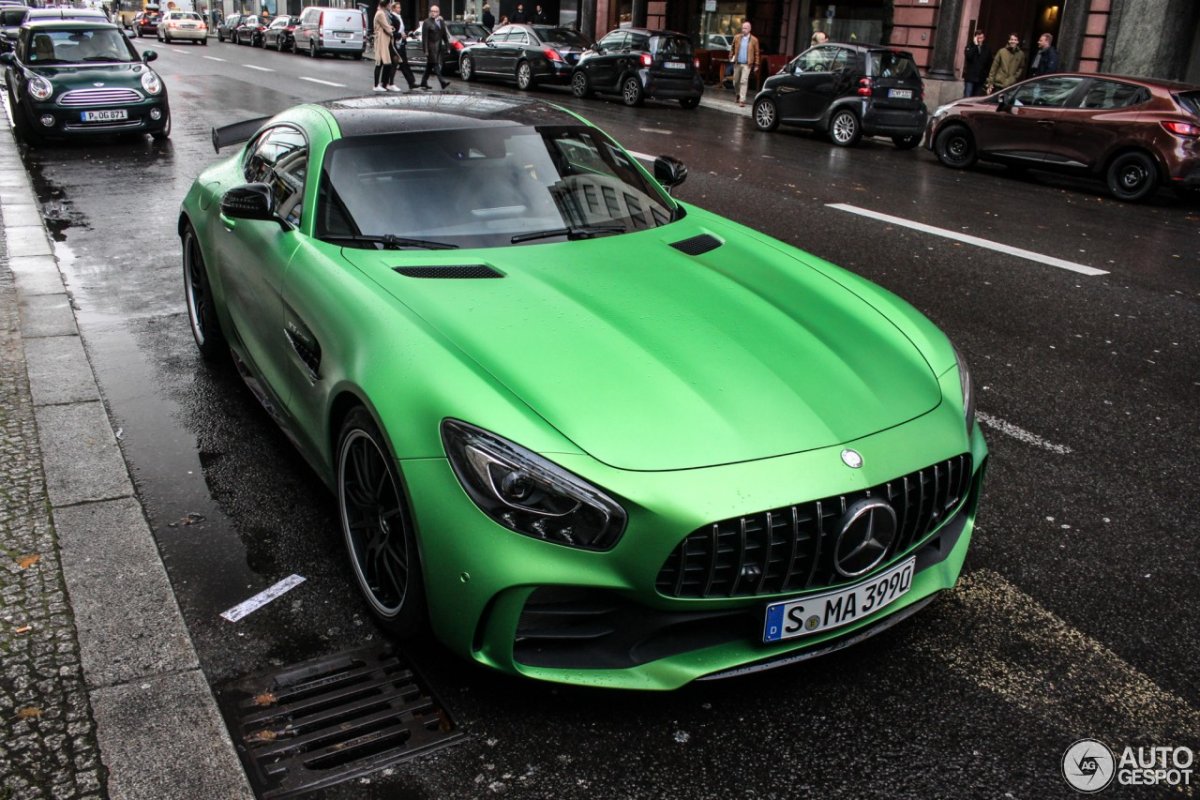 Mercedes-Benz AMG gt зеленый