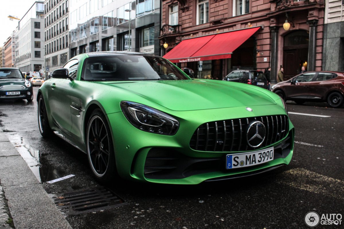 Мерседес АМГ ГТ R зеленый