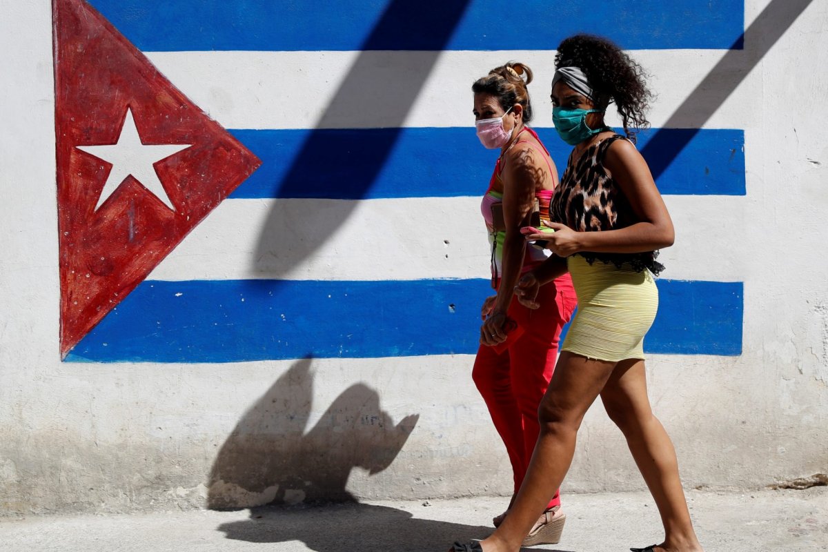 Туристы на Кубе